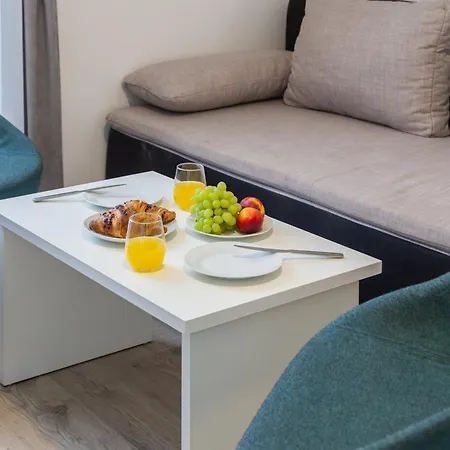 Beachfront Providenca With Free Parking Daire