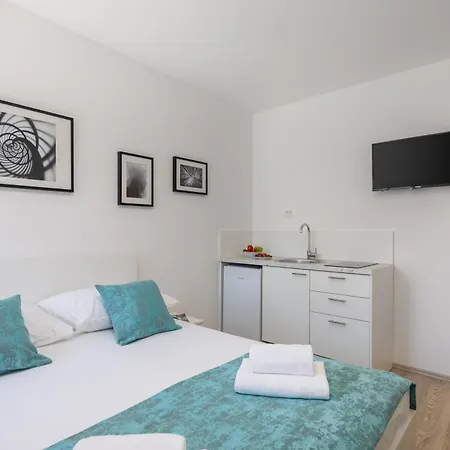 Beachfront Providenca With Free Parking Makarská