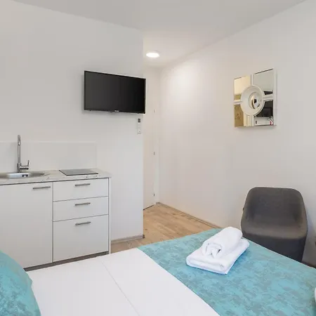 Beachfront Providenca With Free Parking * Makarská