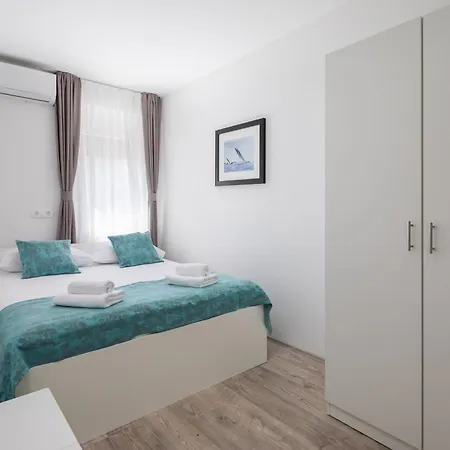 Beachfront Providenca With Free Parking Apartmán