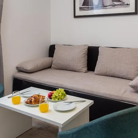 Beachfront Providenca With Free Parking Apartmán Makarská