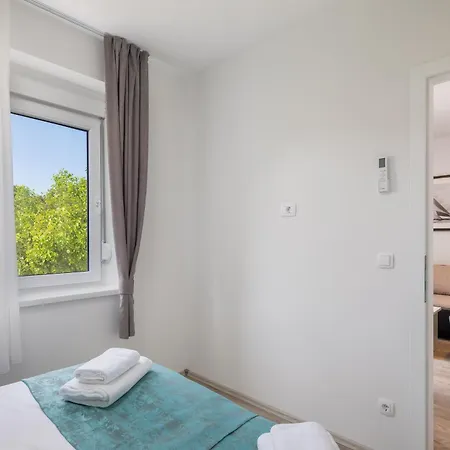 Beachfront Providenca With Free Parking Makarská