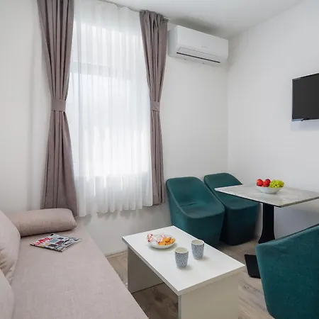 Beachfront Providenca With Free Parking Apartmán Makarská