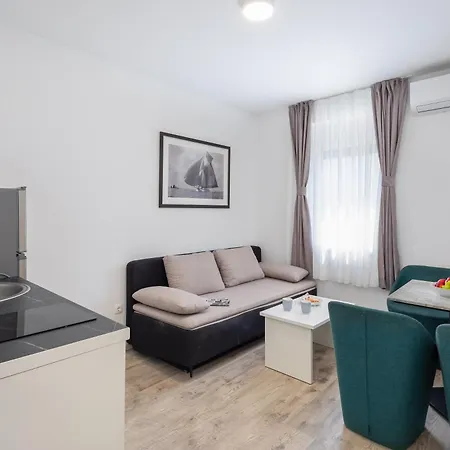 Beachfront Providenca With Free Parking *