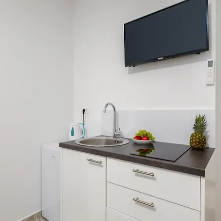 Daire Beachfront Providenca With Free Parking
