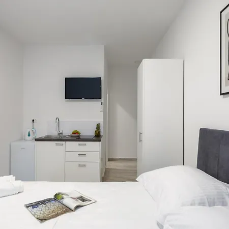 Beachfront Providenca With Free Parking Apartmán *