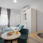 Beachfront Providenca With Free Parking *