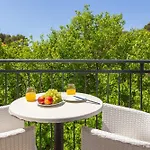 Beachfront Providenca With Free Parking Apartamento