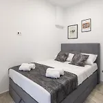 Beachfront Providenca With Free Parking Apartamento *