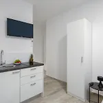 Beachfront Providenca With Free Parking Apartamento Makarska