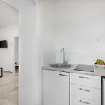Beachfront Providenca With Free Parking Apartamento