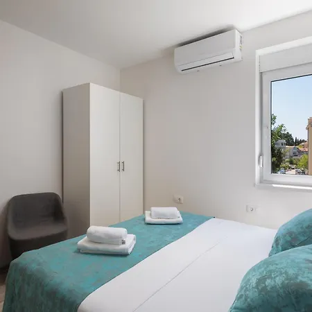 Apartment Beachfront Providenca With Free Parking Makarska
