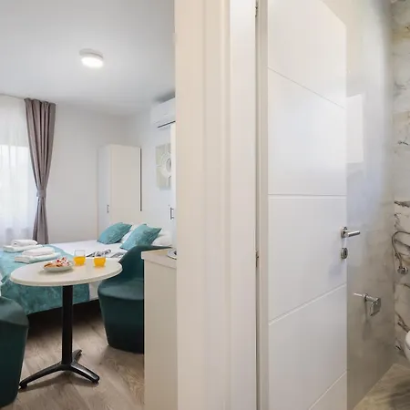Apartment Beachfront Providenca With Free Parking Makarska