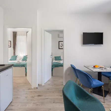 Beachfront Providenca With Free Parking Apartman *