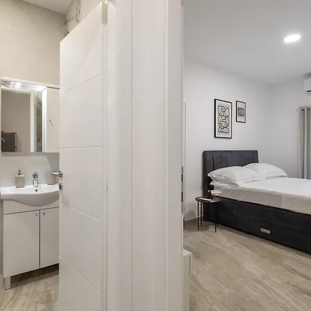 Beachfront Providenca With Free Parking Makarska