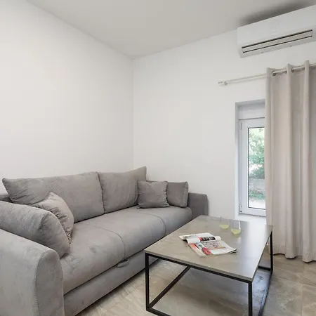 Beachfront Providenca With Free Parking * Makarska